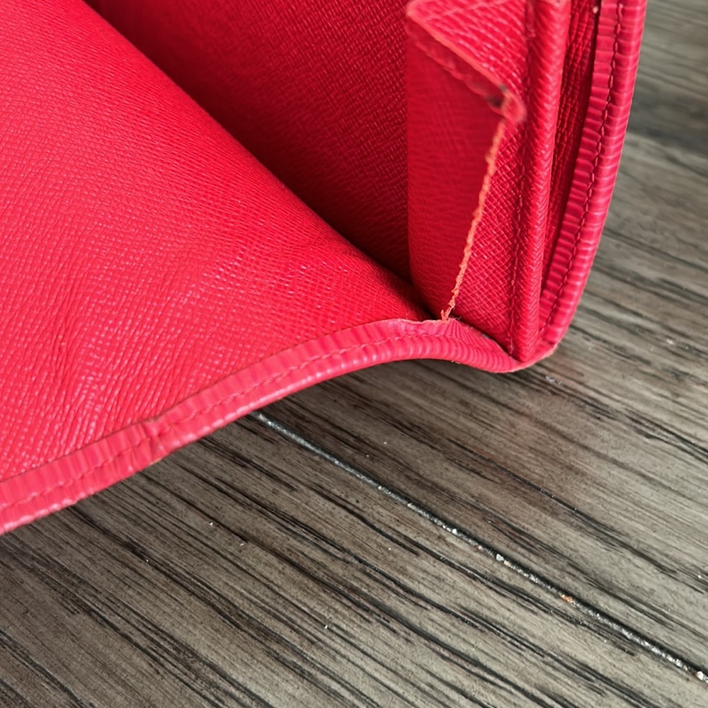 Louis Vuitton Red Epi Snap Wallet - Picture 11 of 15